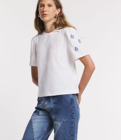 Blusa en Algodón con Manga Abullonada y Bordado Floral 4