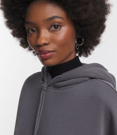 Buzo Alargado Cerrado Básico en Algodón con Capucha y Bolsillo Canguro Comfy 5