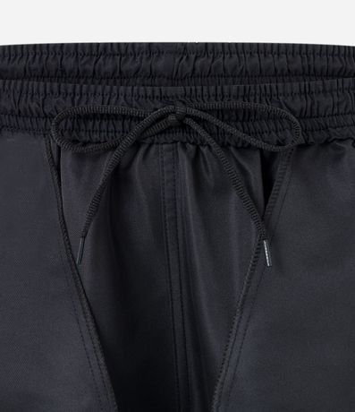 Bermuda Deportiva Básica con Cintura Elástica y Red Lateral 8