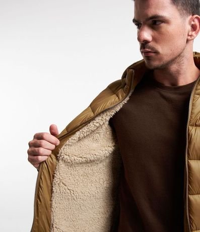 Campera Puffer en Poliamida con Gajos y Forro de Sherpa 6