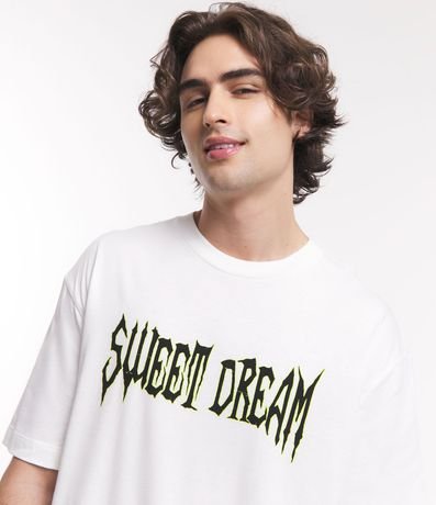 Remera Relaxed en Media Malla con Estampado Delantero y Espalda 4