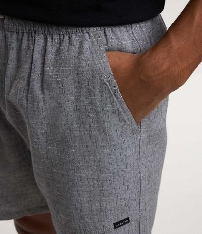 Bermuda Casual Texturizada con Cintura Elástica y Recortes 4