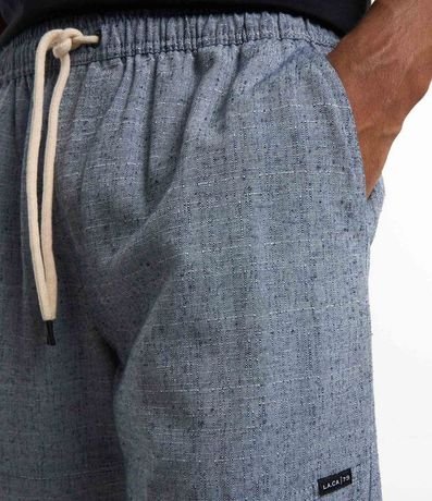 Bermuda Casual Texturizada con Cintura Elástica y Recortes 4