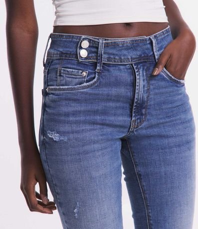 Pantalón Cigarrete en Jeans con Cintura Mediana con Botones 4