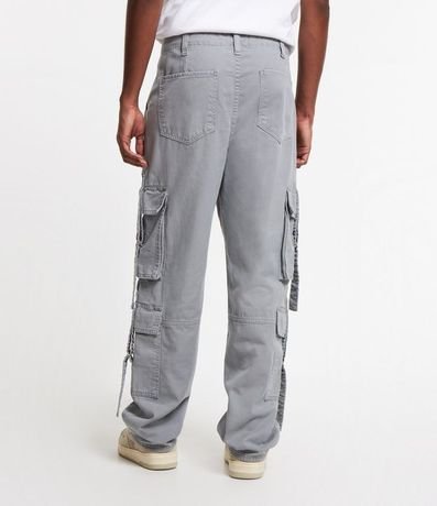 Pantalón Recto Loose en Sarga con Hebillas y Bolsillos Cargo 3