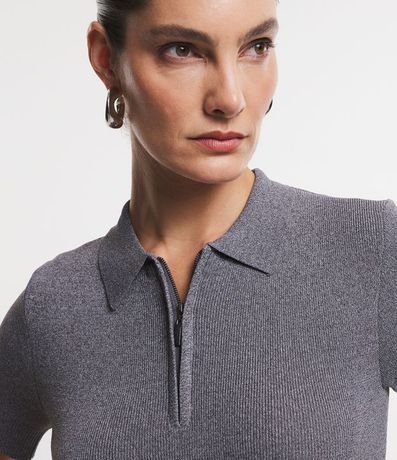 Blusa en Tejido de Punto con Mangas Cortas Cremallera en el Cuello 4