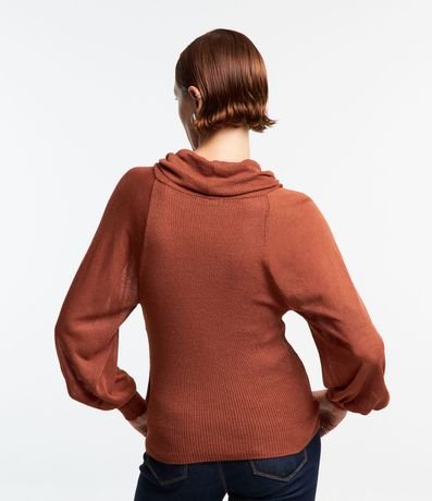 Blusa en Punto con Cuello Alto Boba y Detalle en Hilo Metalizado 5