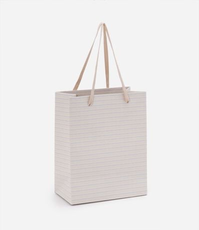 Embalaje de Regalo en Papel con Estampa Rayada
