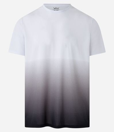 Remera Deportiva Dry Fit com Estampado Degradado 4
