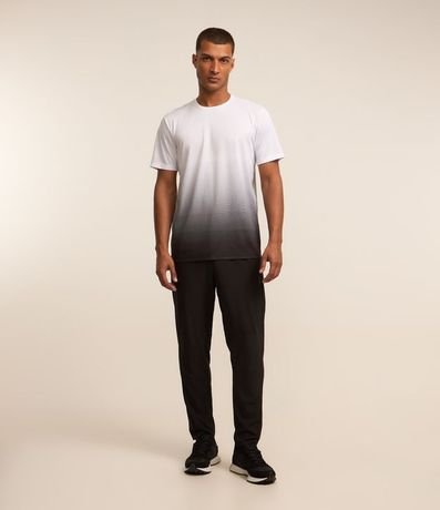 Remera Deportiva Dry Fit com Estampado Degradado 2