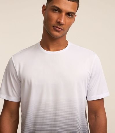 Remera Deportiva Dry Fit com Estampado Degradado 3