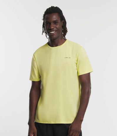 Remera Deportiva con Tecnología Dry Fit y Lettering Go 1