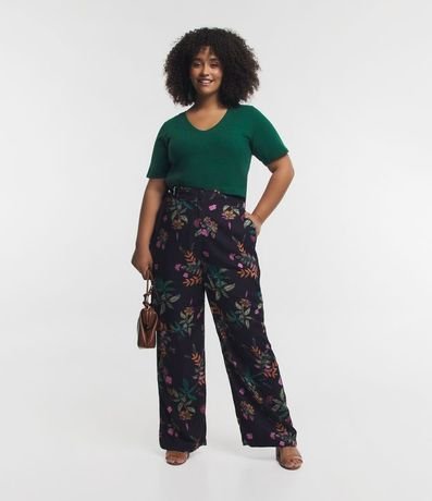 Pantalón Pantalona en Viscosa Estampada de Follajes Curve & Plus Size