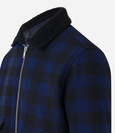 Campera Overshirt en Polivelour con Sherpa y Estampa de Cuadros 9