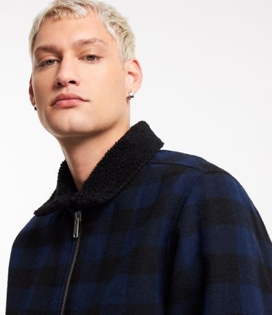 Campera Overshirt en Polivelour con Sherpa y Estampa de Cuadros 4