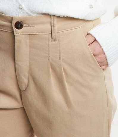 Pantalón Mom en Jeans con Pliegues 3