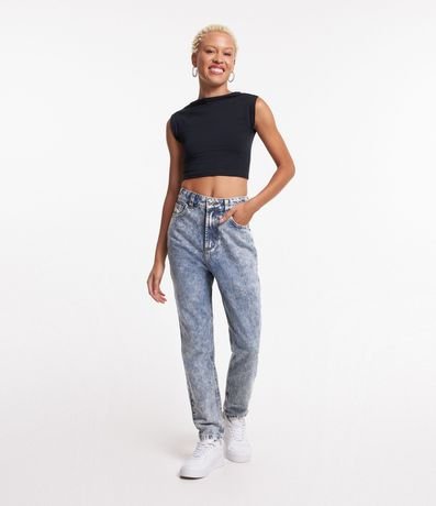 Pantalón Mom en Jeans Desteñido con Bolsillos