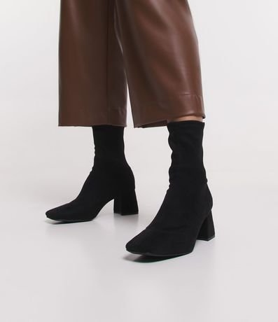 Bota con Caña Corta y Punta Cuadrada 2