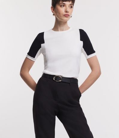 Blusa en Viscosa con Recortes Assimétricos y Bloques de Color 3