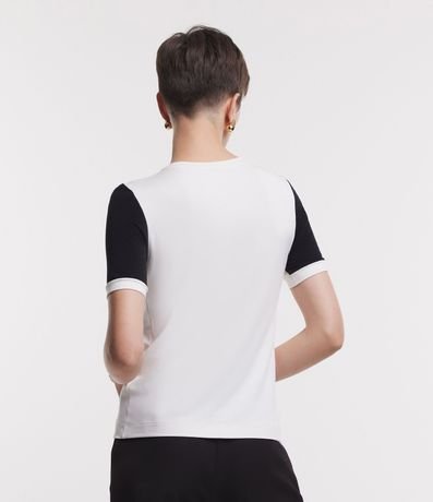 Blusa en Viscosa con Recortes Assimétricos y Bloques de Color 4