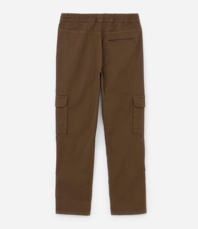 Pantalón Cargo en Sarga con Bolsillos laterales y lLzo en la cintura. 2