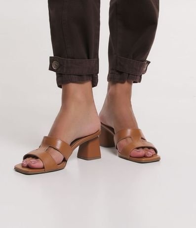 Sandalia Mule con Tiras H y Tacón Ancho 2