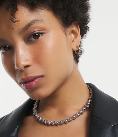 Conjunto Caravana y Collar en Metal con Aro Retorcido 1