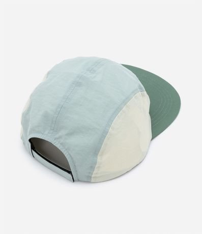 Gorra 5 Panel en Microfibra con Recortes y Bordado Delantero 6