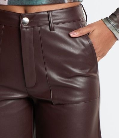 Pantalón Recto en PU con Bolsillos Grandres 4