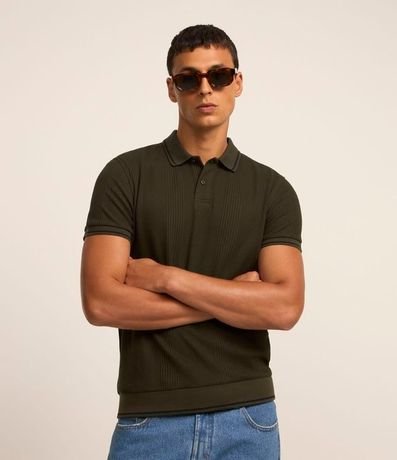 Polo Regular en Media Malla con Textura Rayada y Detalles Contrastantes 1