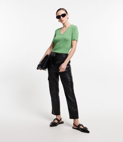 Blusa Básica en Viscosa con Escote V 2