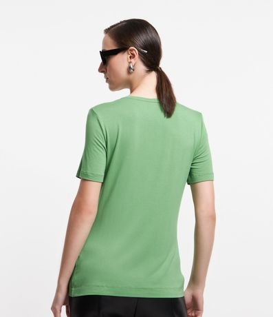 Blusa Básica en Viscosa con Escote V 4