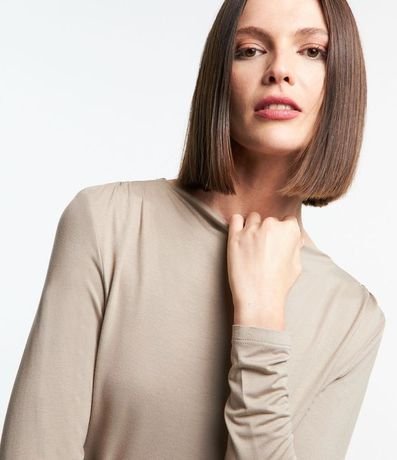 Blusa en Media Malla con Cuello Drapeado 3