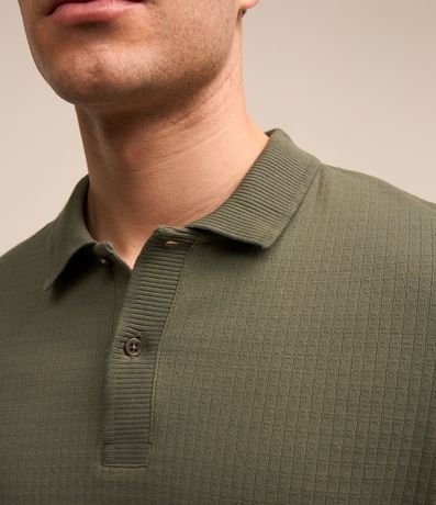 Remera Polo con Textura Acanalada 3