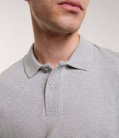 Remera Polo con Textura Acanalada 5