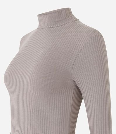 Blusa Cropped en Viscosa Texturizada con Cuello Largo 6