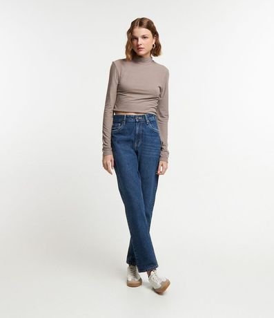 Blusa Cropped en Viscosa Texturizada con Cuello Largo 2