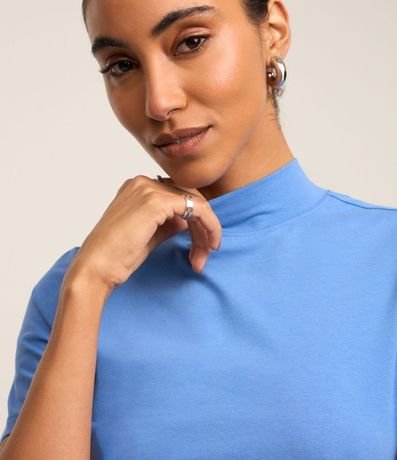 Blusa Básica en Media Malla con Cuello Alto 4