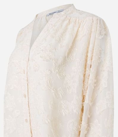 Camisa en Chiffon con Abotonado y Textura con Felpas 11