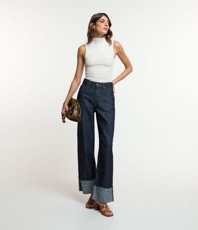 Blusa en Viscosa con Cuello Alto y Textura Acanalada 2