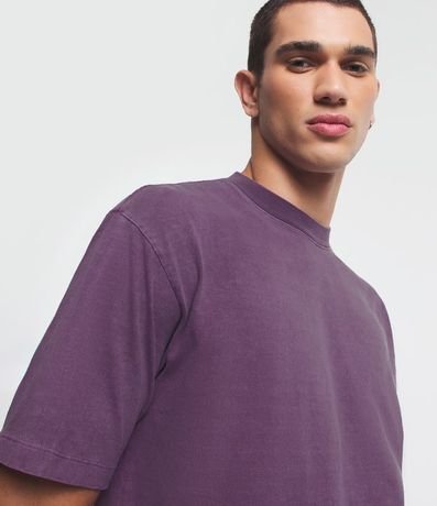 Remera Boxy en Media Malla Desteñida con Cuello Alto 4