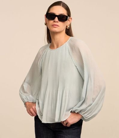 Blusa en Crepé con Textura Plegada