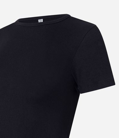 Blusa en Viscosa Texturizada y con Bajo Ondulado 5