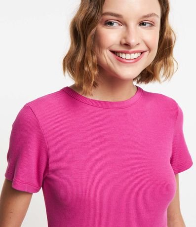 Blusa en Viscosa Texturizada con Bajo Ondulado 5
