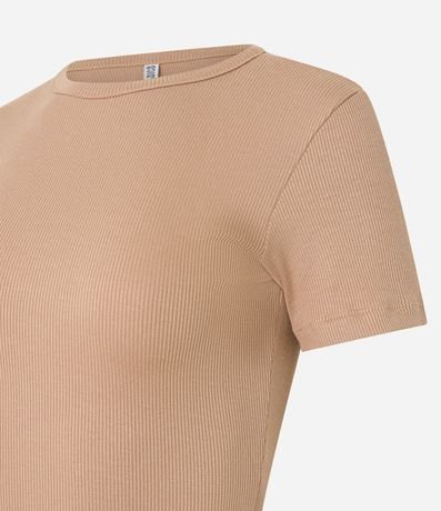 Blusa en Viscosa Texturizada y con Bajo Ondulado 5