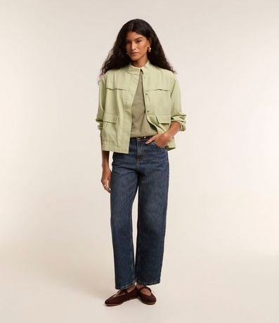 Campera Bomber en Viscosa con Bolsillos Solapa y Pespuntos Contrastantes 3