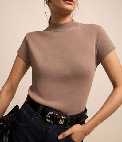 Blusa en Punto con Cuello Alto 3