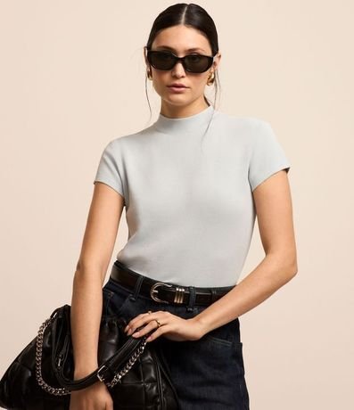 Blusa en Punto con Cuello Alto