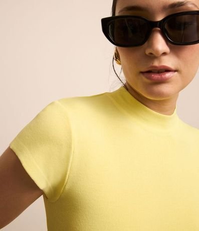 Blusa en Punto con Cuello Alto 3