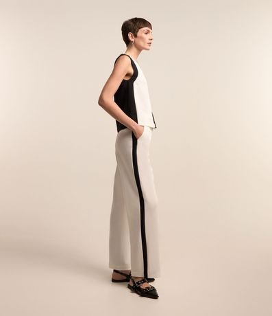 Pantalón Recto en Crepé con Rayas Contrastante Lateral 3